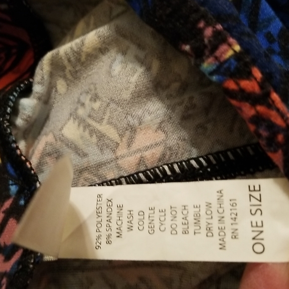 LuLaRoe Black with Colorful Geometric Tribal Print Leggings One Size - Picture 4 of 6